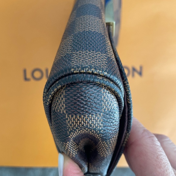 🚫SOLD🚫Louis Vuitton Damier Ebene Favorite PM - Picture 3 of 11